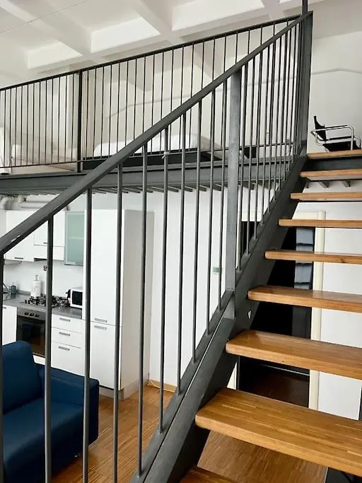 הוילה מילאנו Loft Industrial Revival איטליה